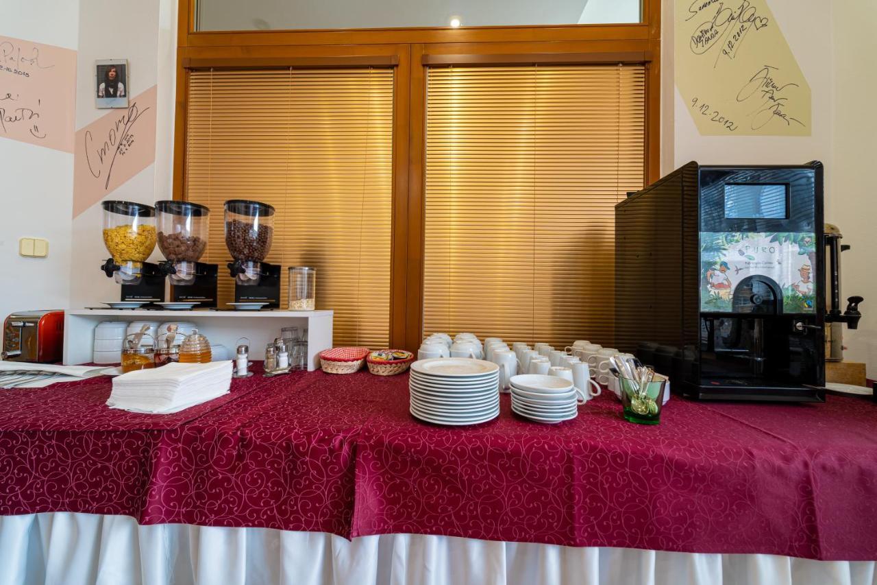Hotel Artin Bártfa Kültér fotó