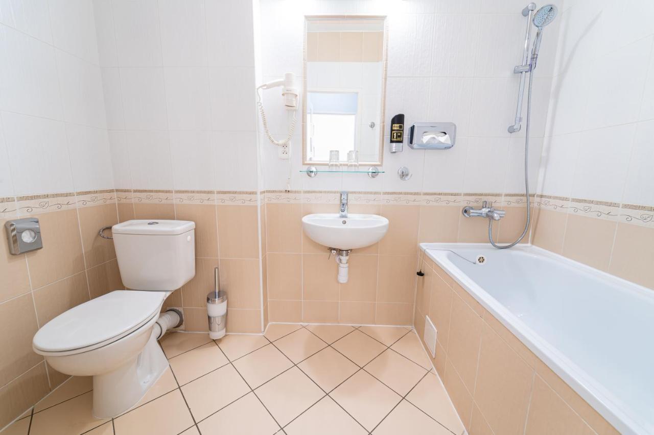 Hotel Artin Bártfa Kültér fotó