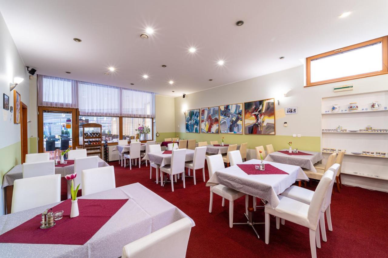Hotel Artin Bártfa Kültér fotó