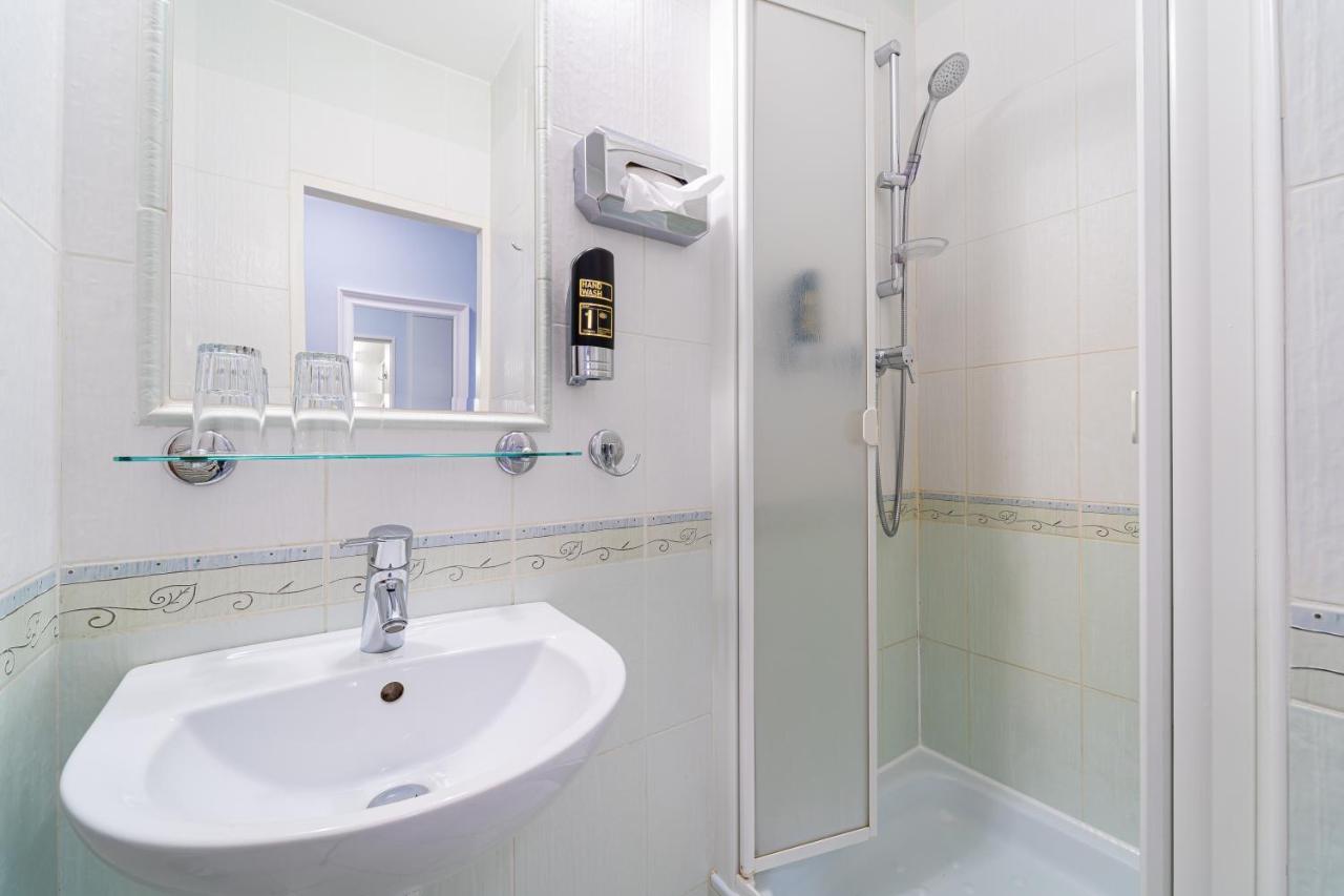 Hotel Artin Bártfa Kültér fotó