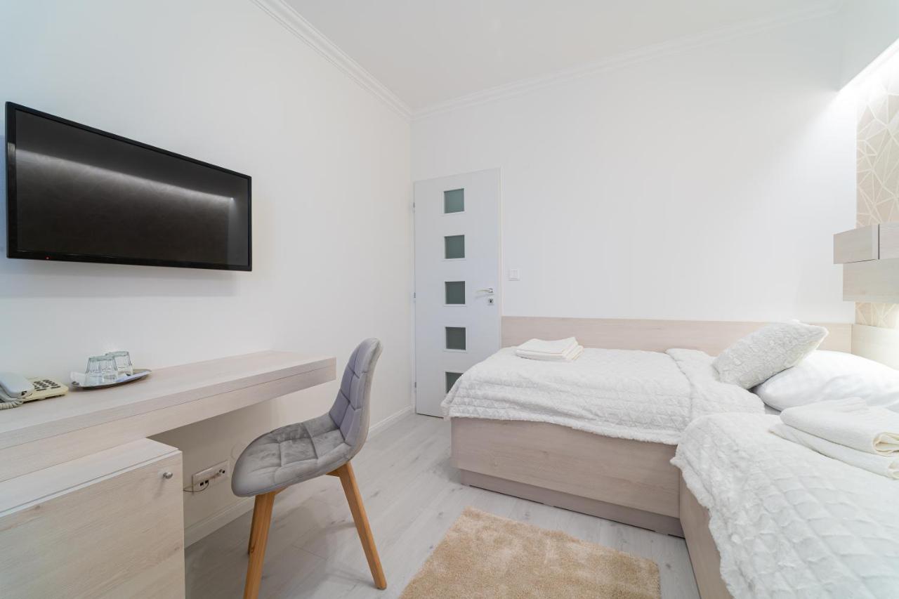 Hotel Artin Bártfa Kültér fotó